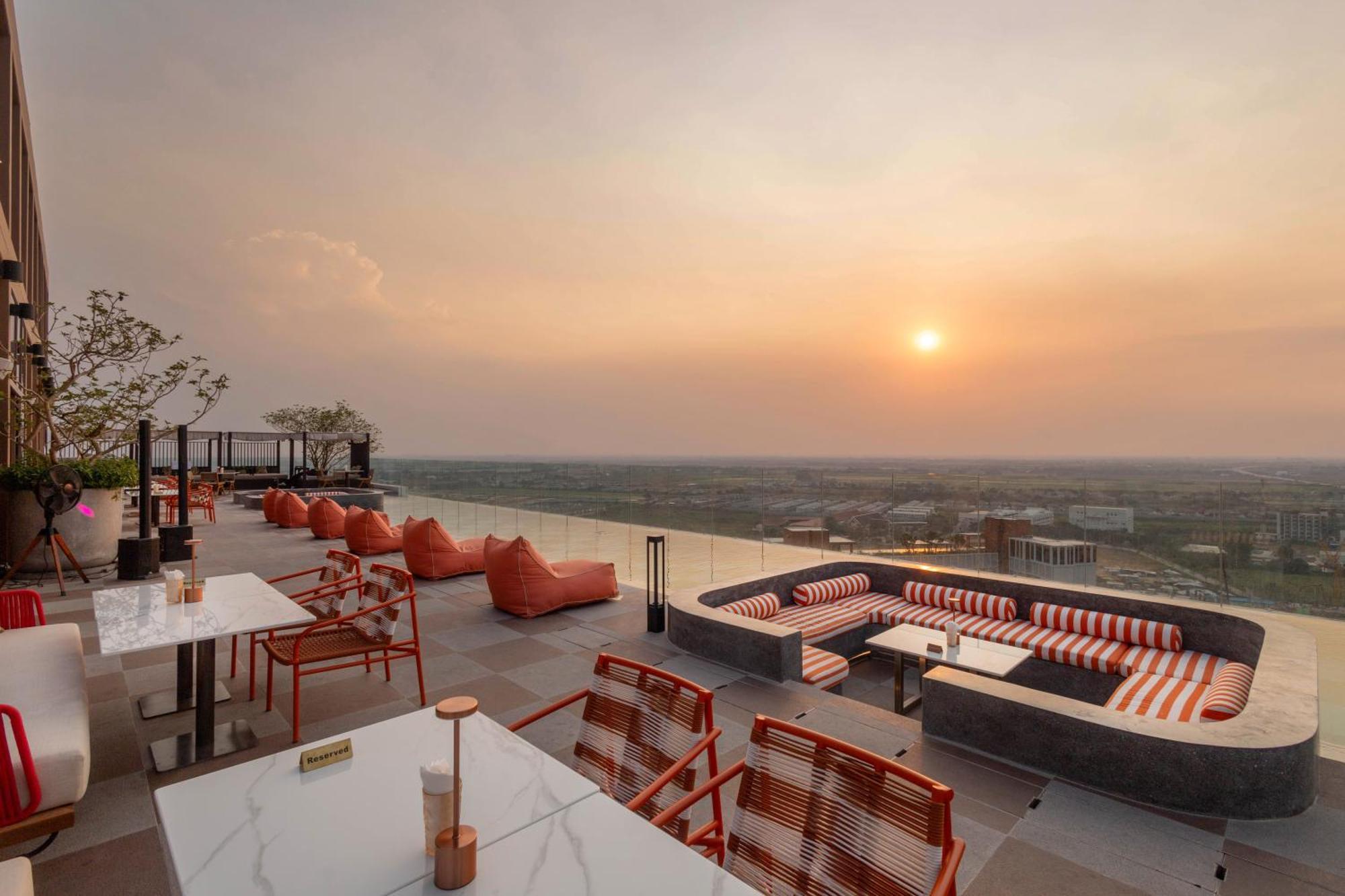 Centara Ayutthaya Hotel Bagian luar foto